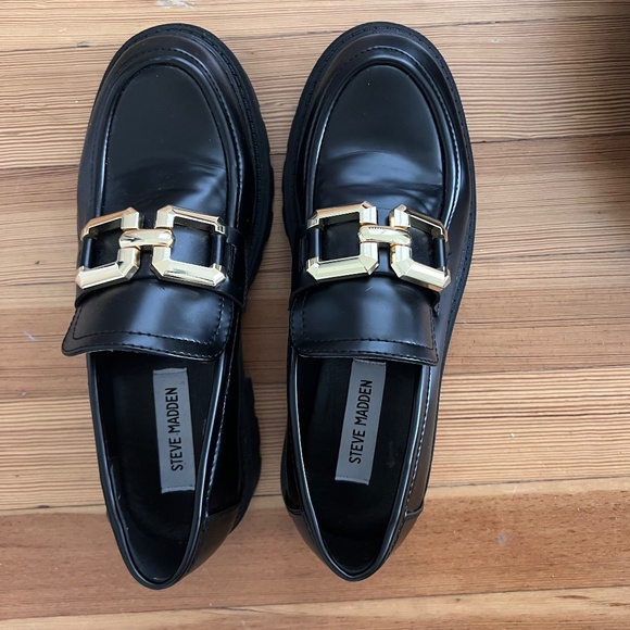 Steve Madden Black Loafers- 7 1/2 Women's - Picture 1 of 5